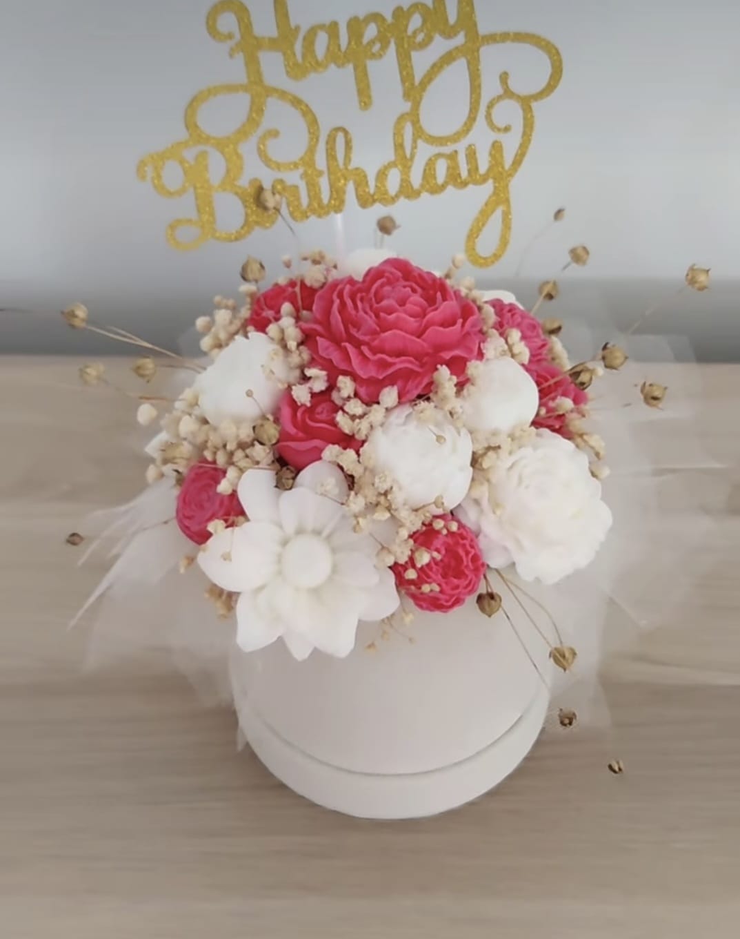 Rođendanski buket od svijeća s natpisom Happy Birthday